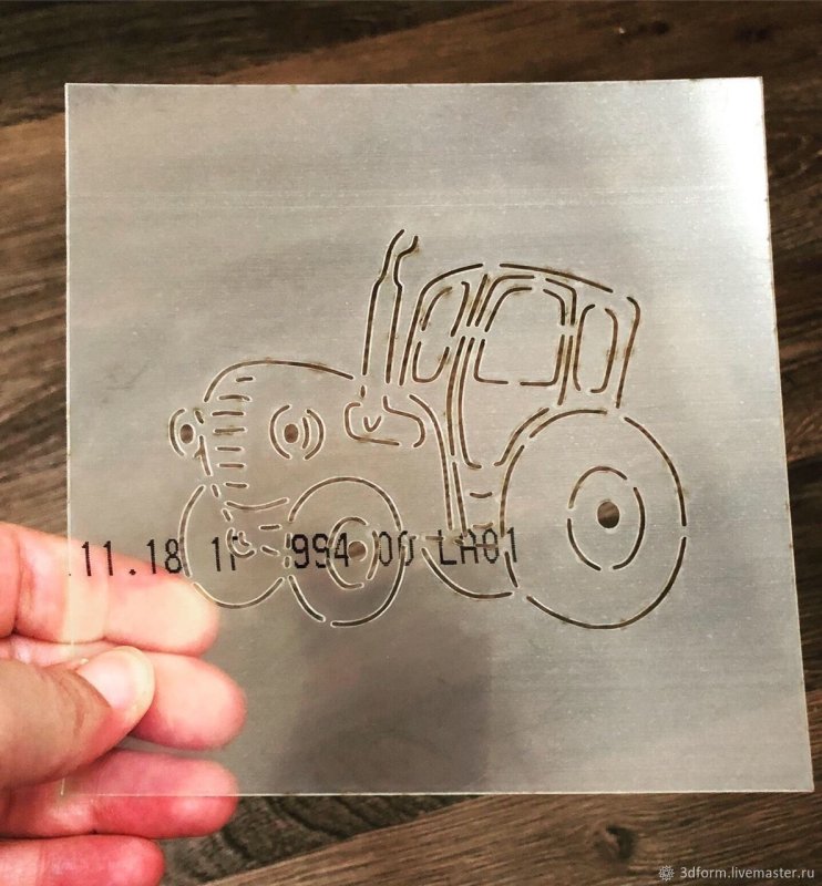 Трафарет трактора на торт