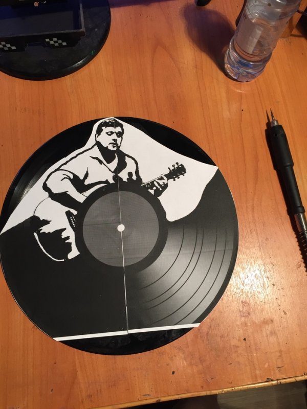 Вырезка из виниловых пластинок