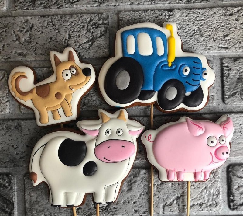 Торт синий трактор с пряниками