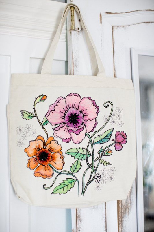 Роспись на холщовой сумке акриловыми красками