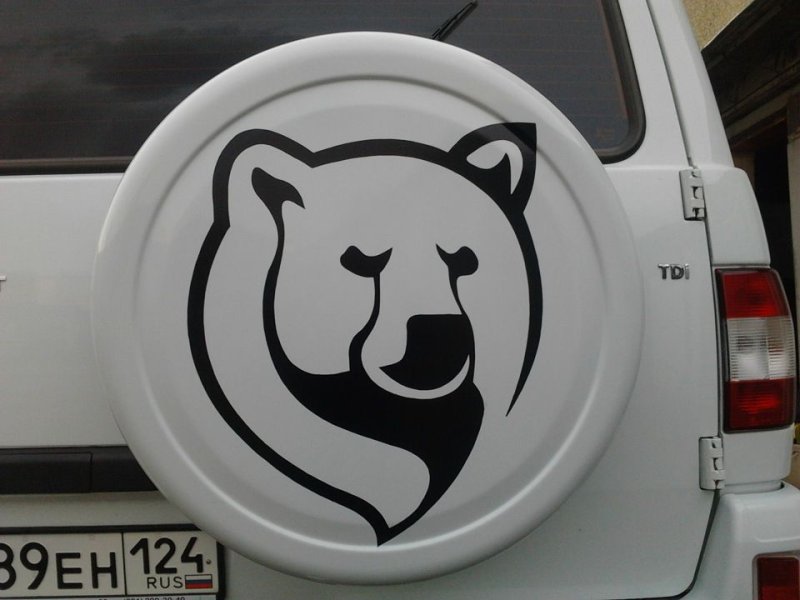 Наклейка медведь