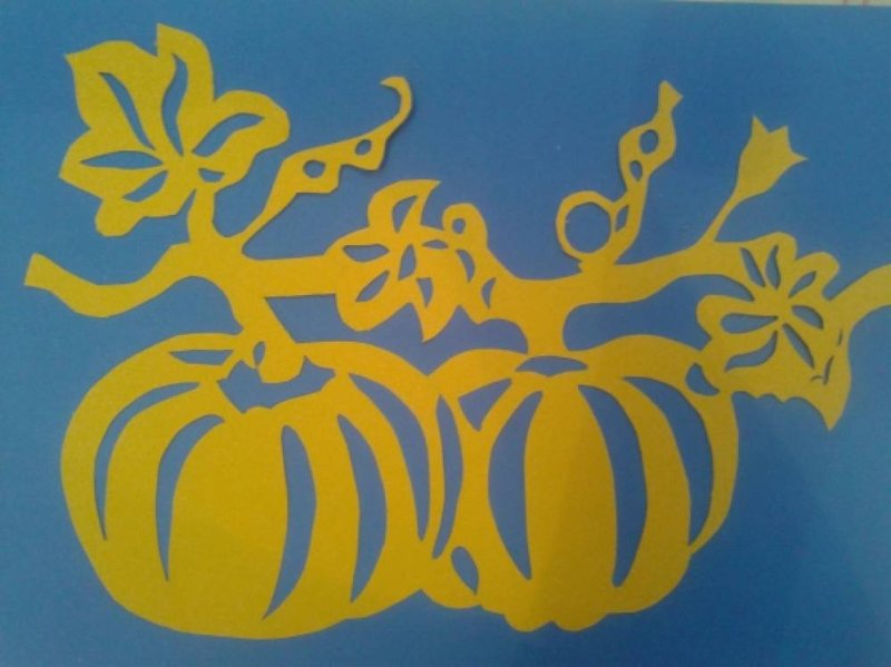 Осенние вырезки на окна цветные