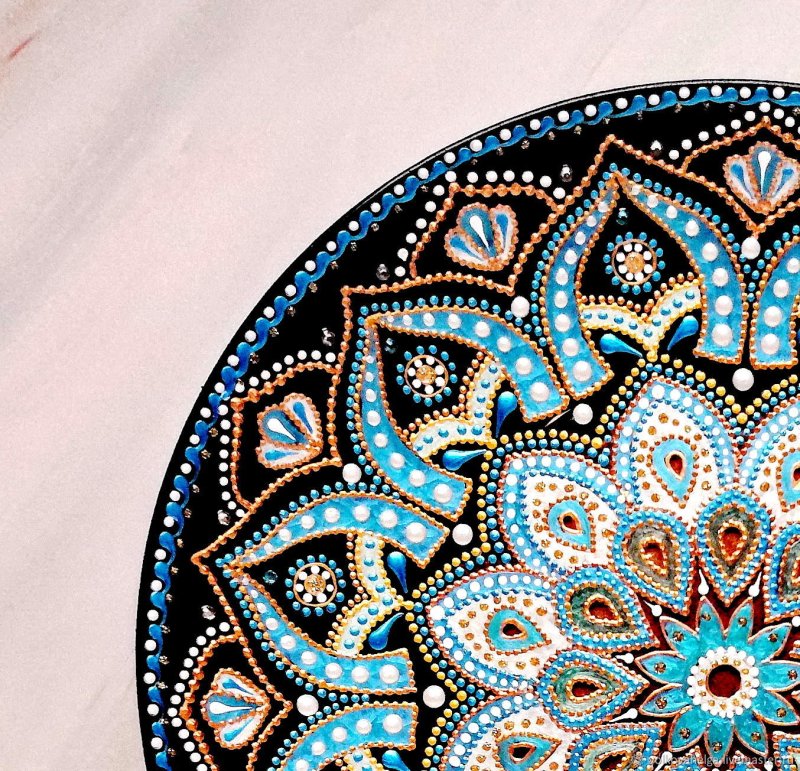 Роспись тарелки Мандала