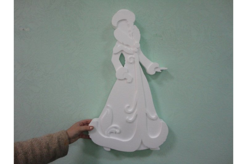 Вырезанные фигуры из пенопласта