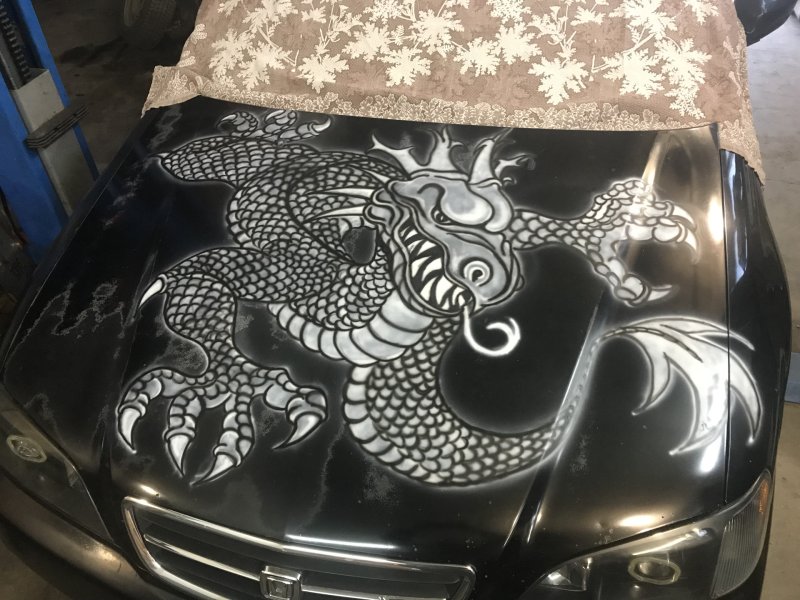 Трафаретная аэрография на авто