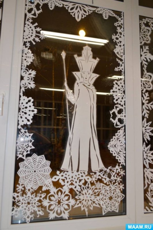 Украшение окон в стиле снежной королевы