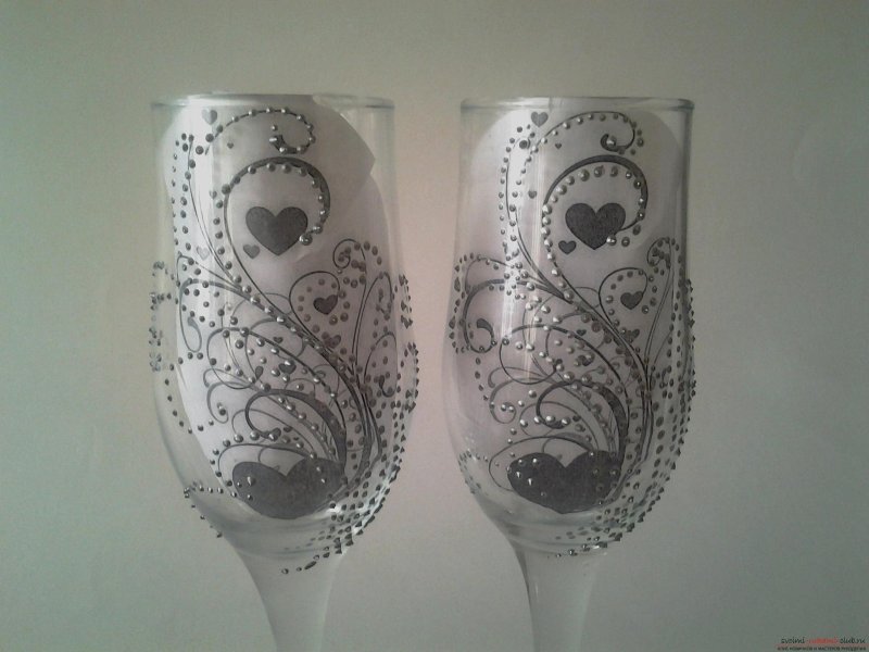 Роспись свадебных бокалов контуром