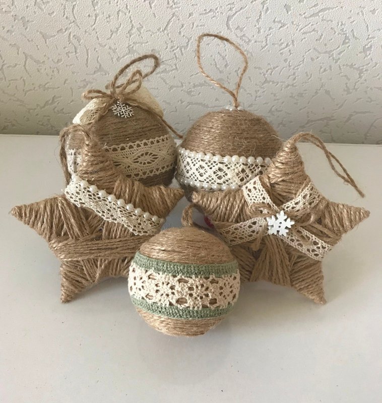 Игрушки на елку из шпагата