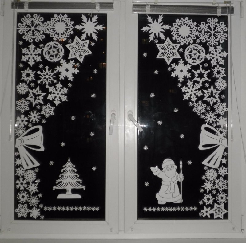 Новогоднее украшения на окна