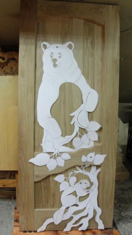 Двери с прорезной резьбой