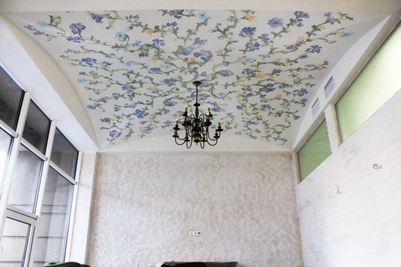 Разрисованный потолок