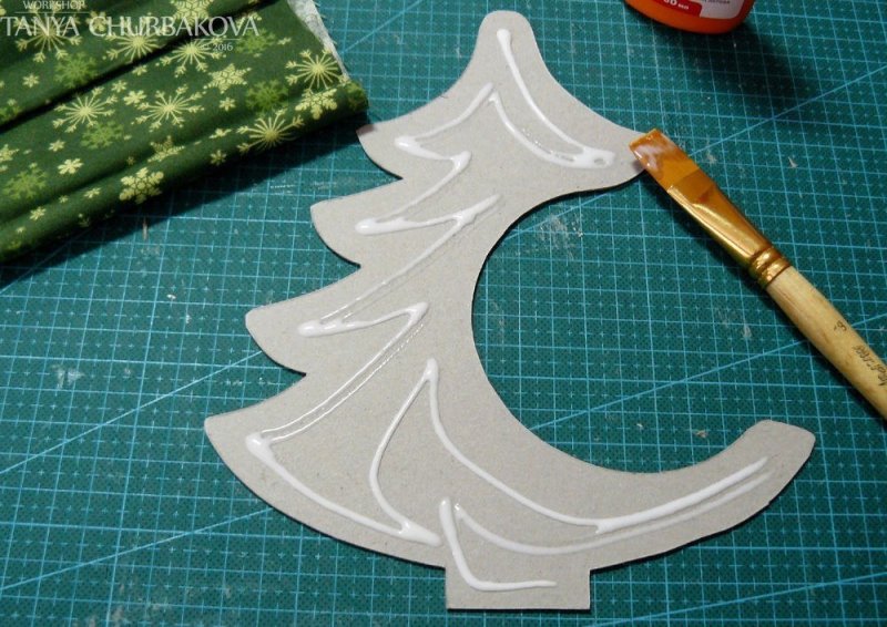 Елка из картона