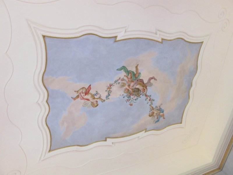 Роспись потолка в неоклассике
