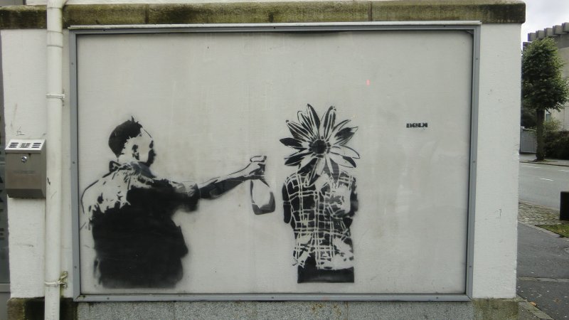 Трафаретное граффити Бэнкси