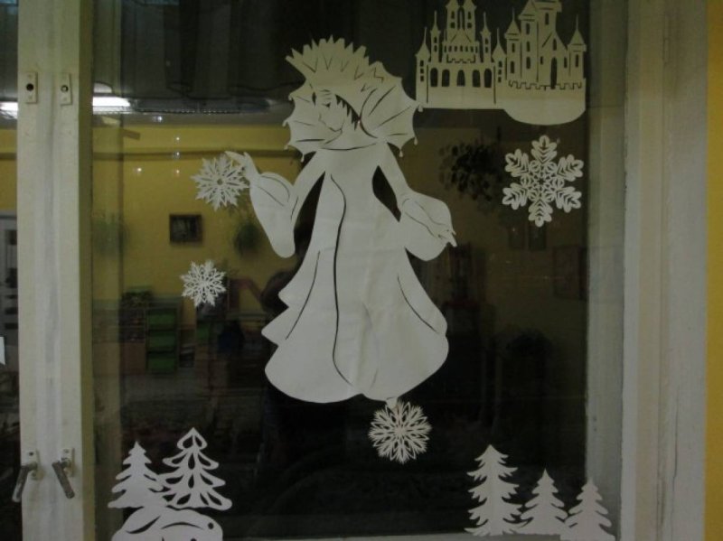 Украшения на окна из бумаги