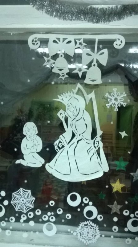 Снежная сказка на окне