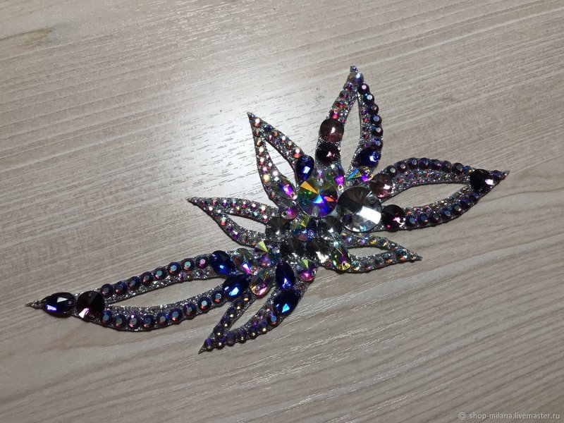 Украшение на пучок для художественной гимнастики