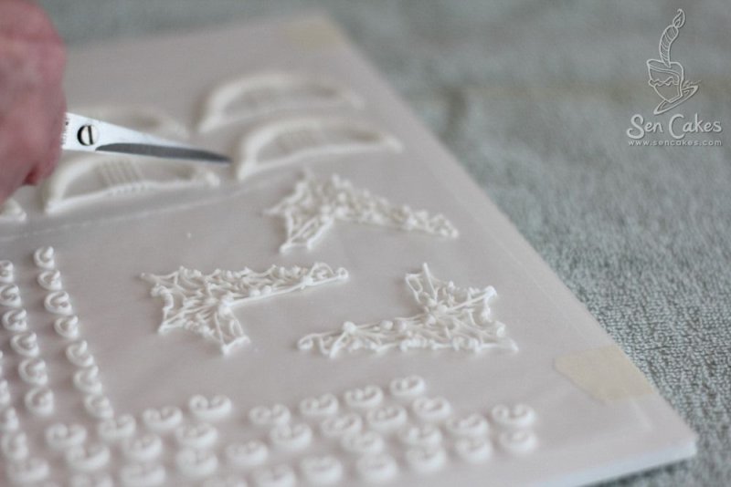 Надпись на торте айсингом