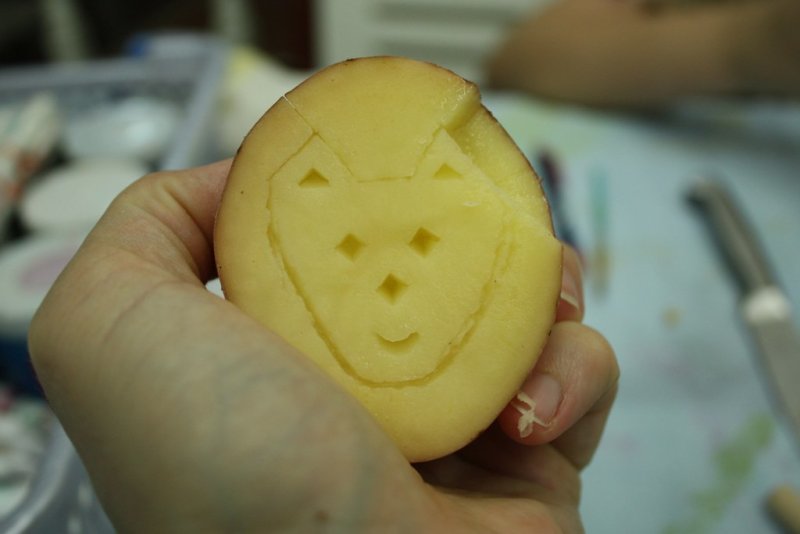 Печатка из картофеля