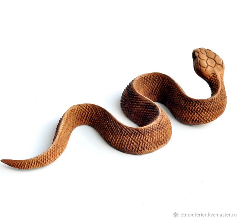 Змея из дерева