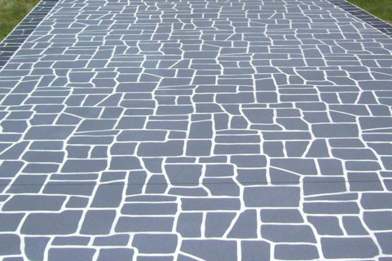 Имитация тротуарной плитки на бетоне