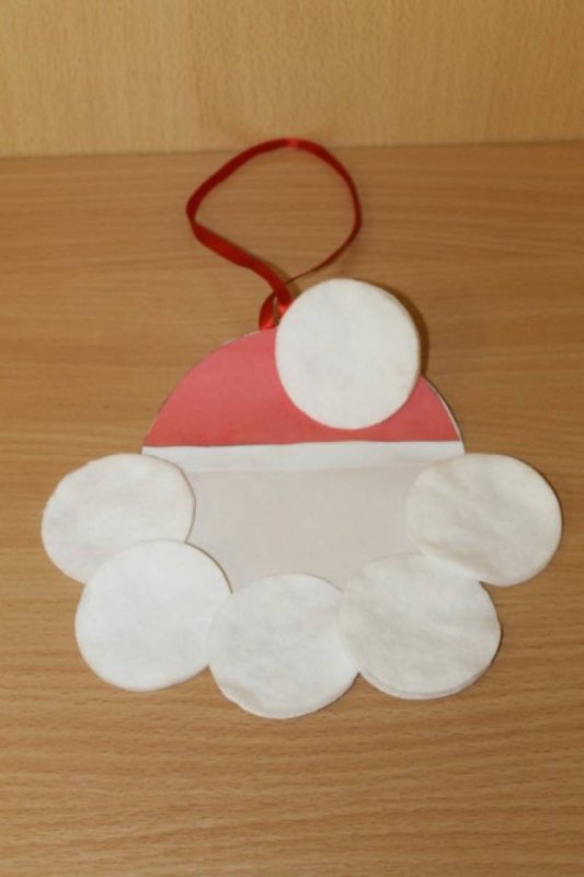 Голова Деда Мороза из ватных дисков