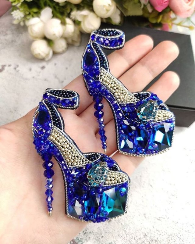 Брошь туфелька