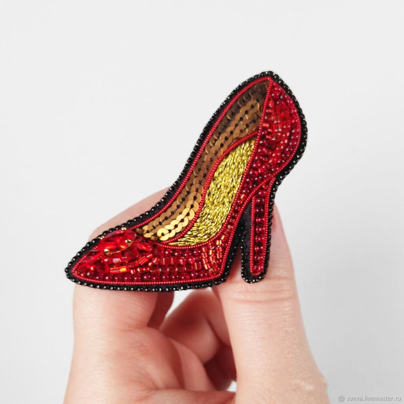 Брошь туфелька