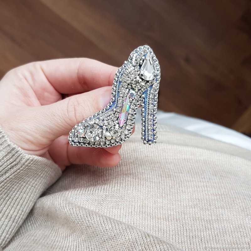 Брошь из бисера