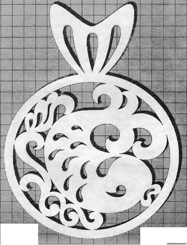 Прорезная ажурная резьба по дереву