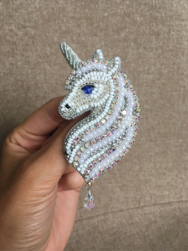 Брошь Единорог из бисера