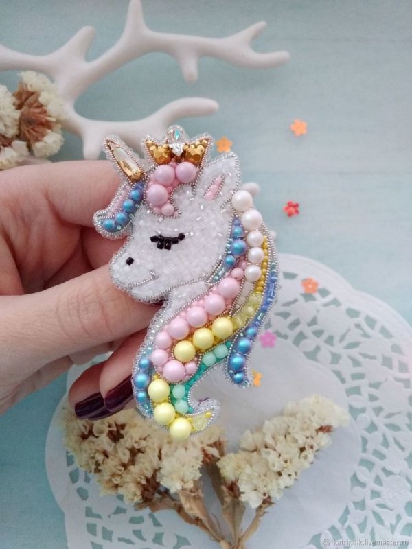 Брошка Единорожка