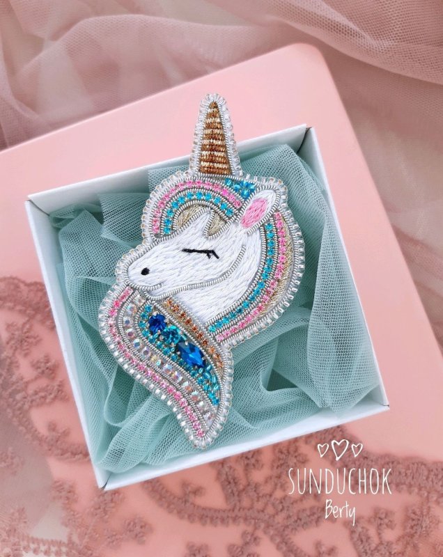 Брошь из бисера Единорожка