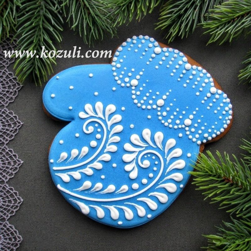 Пряник варежка роспись глазурью