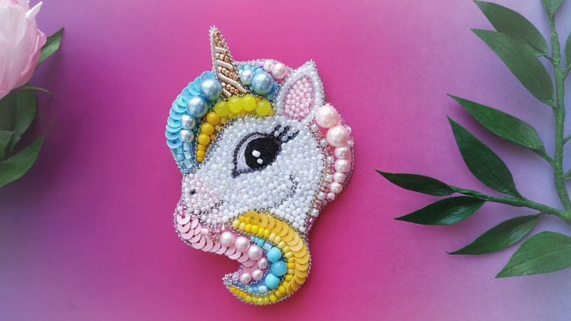 Брошь из бисера Единорожка