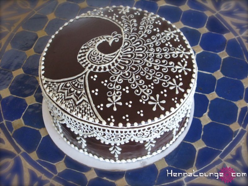 Украшение торта шоколадом