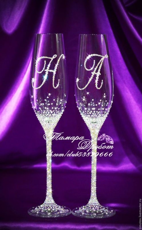 Декор бокалов на свадьбу стразами