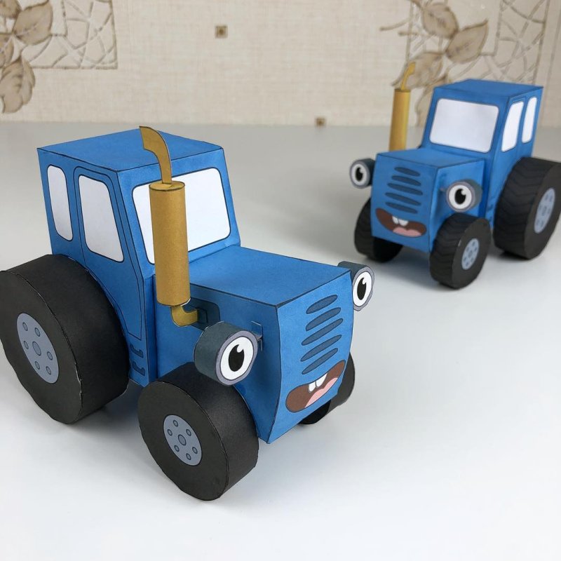 Синий трактор игрушка