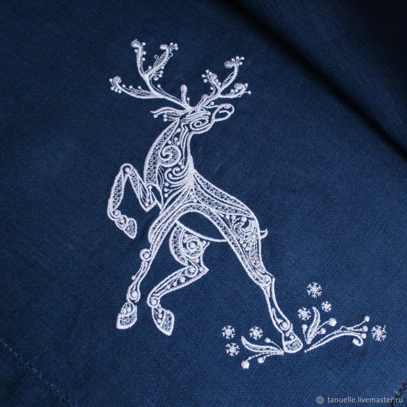 Вытынанка олень