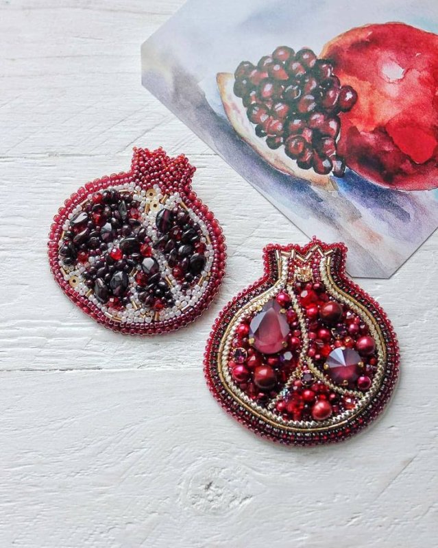 Гранат бисером брошь