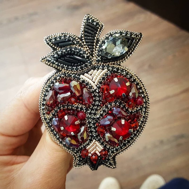 Брошь «гранат»