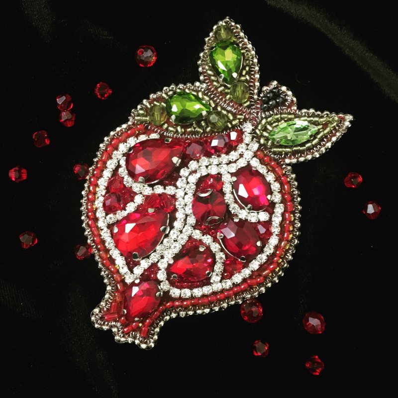 Гранат бисером брошь