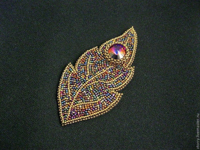 Вышивка из бисера брошь