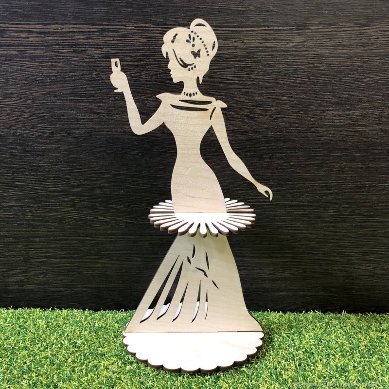 Салфетницы из фанеры девушки