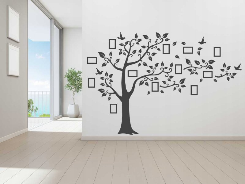 Дерево на стене