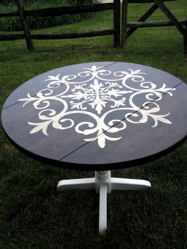 Столик декоративный круглый