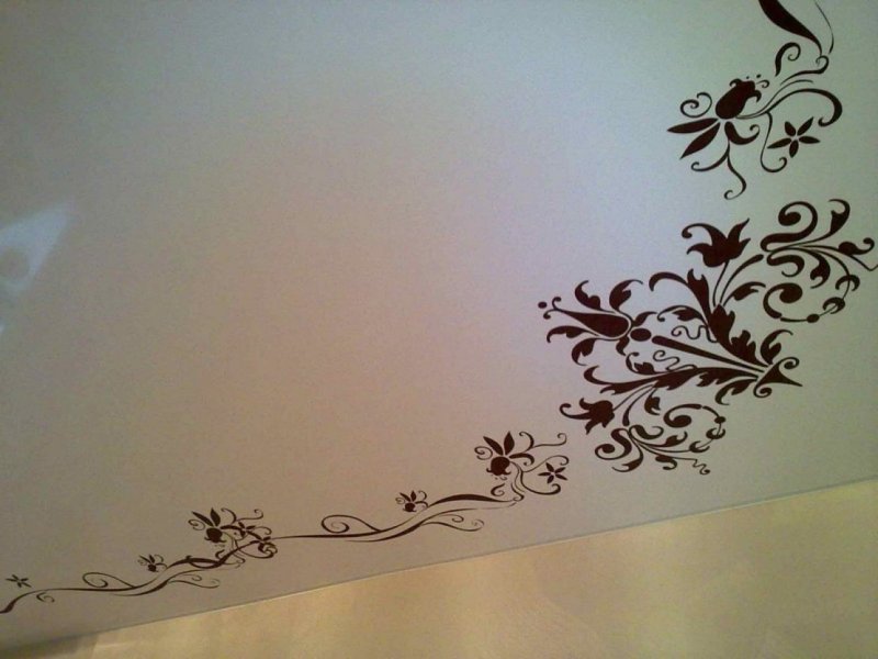 Подвесной потолок с рисунком