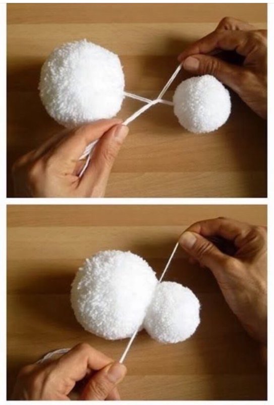 Снеговик из помпонов пошагово