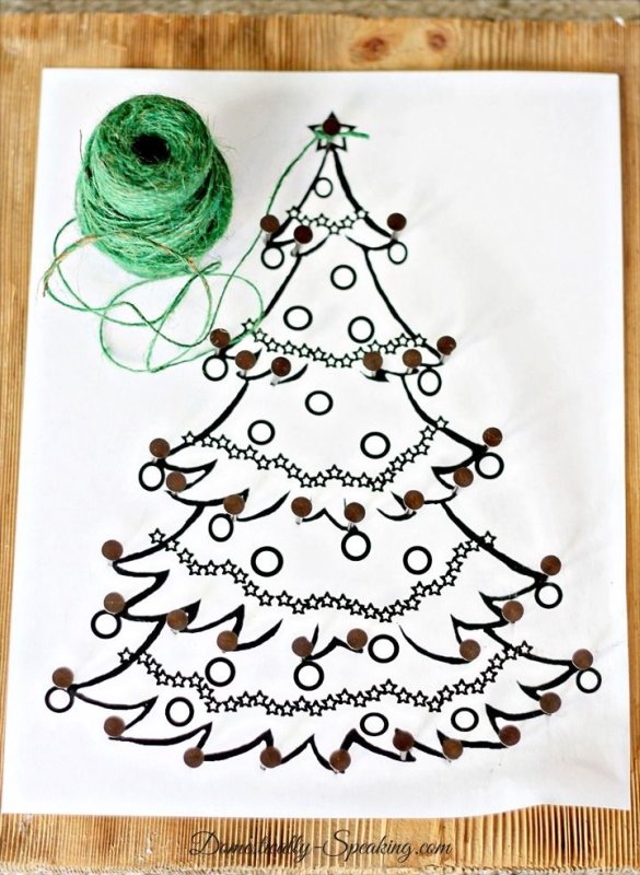 Поделка елка из ниток