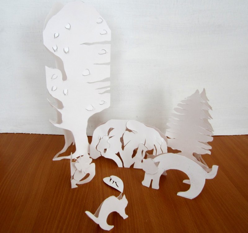 Композиция из белой бумаги